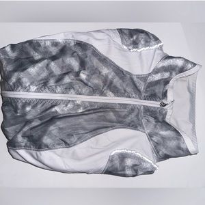 LULULEMON wind breaker jacket. Excellent condition. Very lightly used.